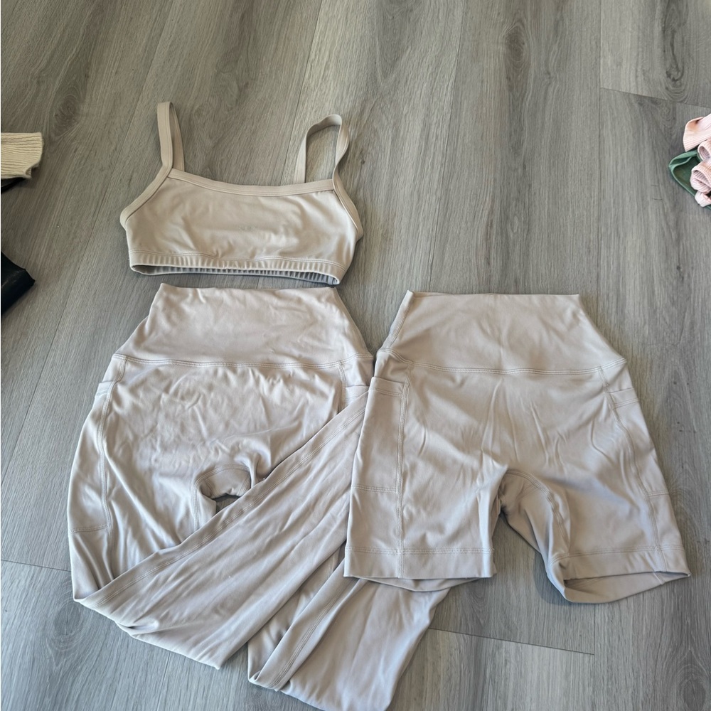 SET Active Beige Leggings and Top Set